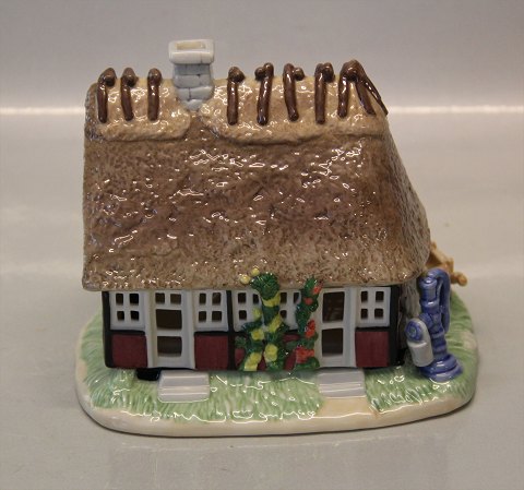 Royal Copenhagen figurine 0284 RC Tea Light House, Tealight cottage, village 13 
x 15 cm (1249284) Sven Vestergaard
