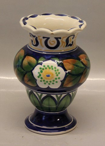 Aluminia kunstfajance 1407-1362 Julevase 1928 17 cm N. Thorsson - Blomster og 
gren
