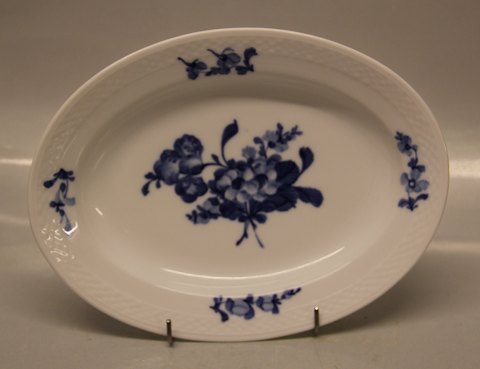 8019-10 Stort ovalt stegefad 43,5 x 33,5 cm Kongelig Dansk Porcelæn Blå Blomst 
Flettet 
