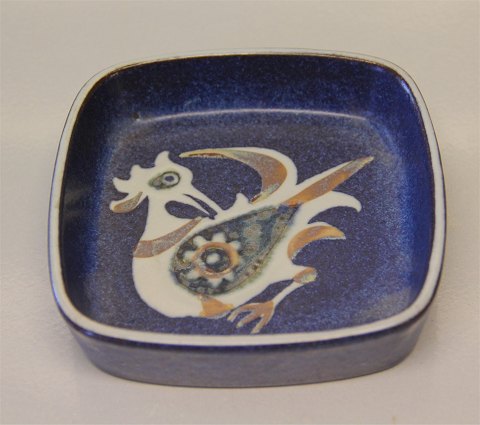 Aluminia Copenhagen Baca Faience RC Faience 708-2882 Blue Square bowl with bird 
11 x 11 cm Nils Thorsson, Baca
