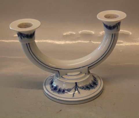 B&G 235 To-armet lysestage 13,5 x 20.5 cm på rund fod 11 cm
 Blå Empire porcelæn
