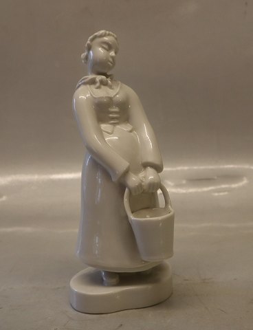 Royal Copenhagen 4083 RC Woman with pail 15 cm Bode Willumsen BW
