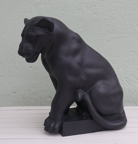 Royal Copenhagen 1-249-340 RC Large Black Lion Sculpture  41 cm  (1249340) Pia 
Langelund