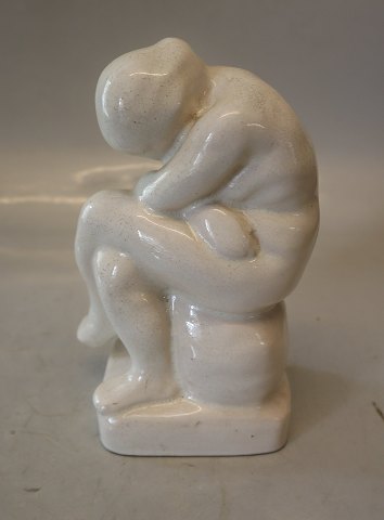 L. Hjorth Denmark 830 Grieving woman 18 cm Gertrud Kudielka 1896-1984.