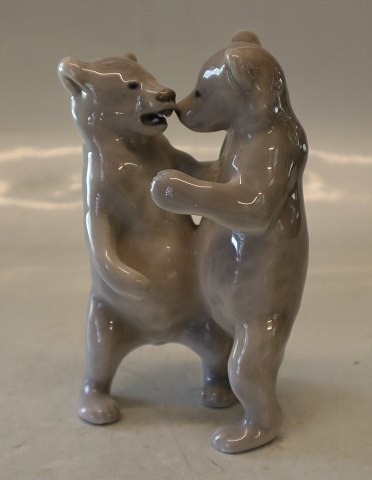 0824-1233 To stående brune bjørne 13 x 8 cm Erik Nielsen 1907 Kongelig Dansk Porcelænsfigur