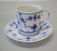 Kongelig Dansk Porcelæn Musselmalet 094-1 Mokkakop, tynd 4,5 cm og underkop 9 cm 
før 1923
