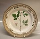 Kongelig Dansk Porcelæn Flora Danica
20-3553 "Rulus castoreus Laest" fra 1969  Fad til stor frugtkurv/ 
Middagstallerken med gennembrudt kant Nyt nr: 637  25 cm